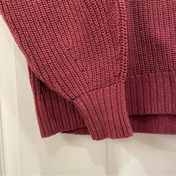 Hollister Sweater - Picture 8 of 12